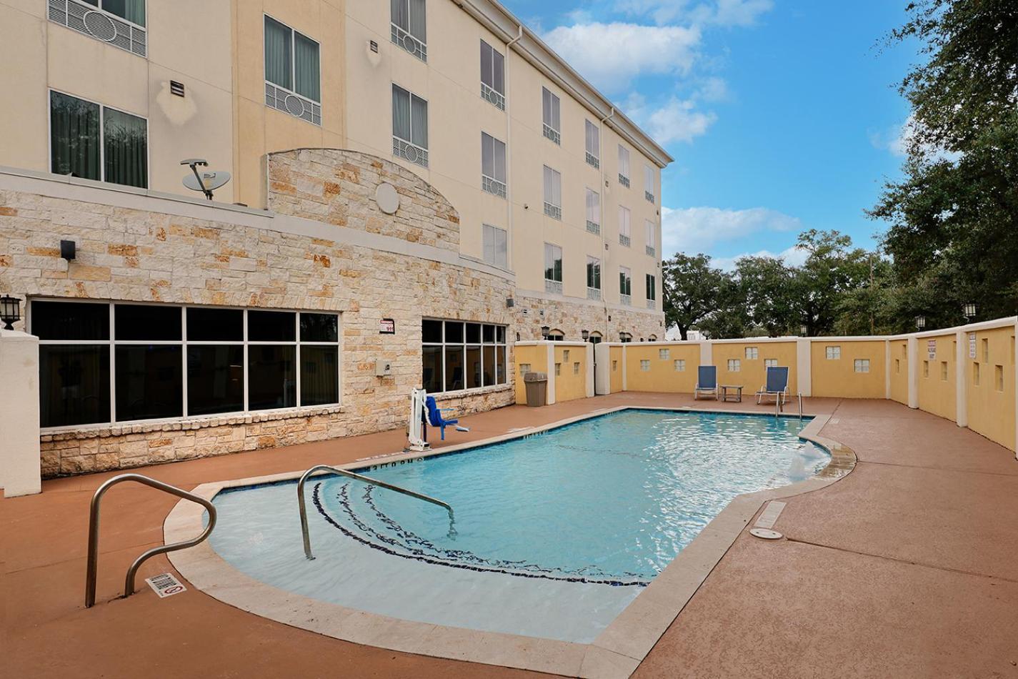 Holiday Inn Express & Suites Houston Northwest-Brookhollow By Ihg מראה חיצוני תמונה